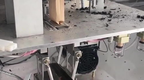 工業(yè)自動(dòng)化控制軟件 從換封口機(jī)器看工人危機(jī)感與行業(yè)變革